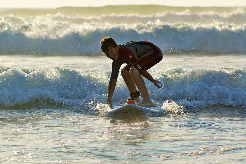 dylan-gets-one-of-his-first-waves