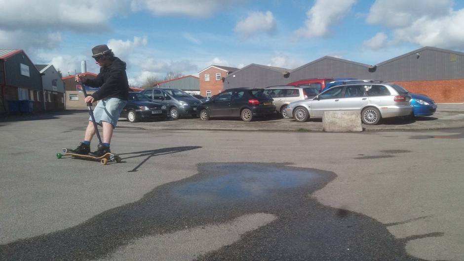 Central SUP carving concrete