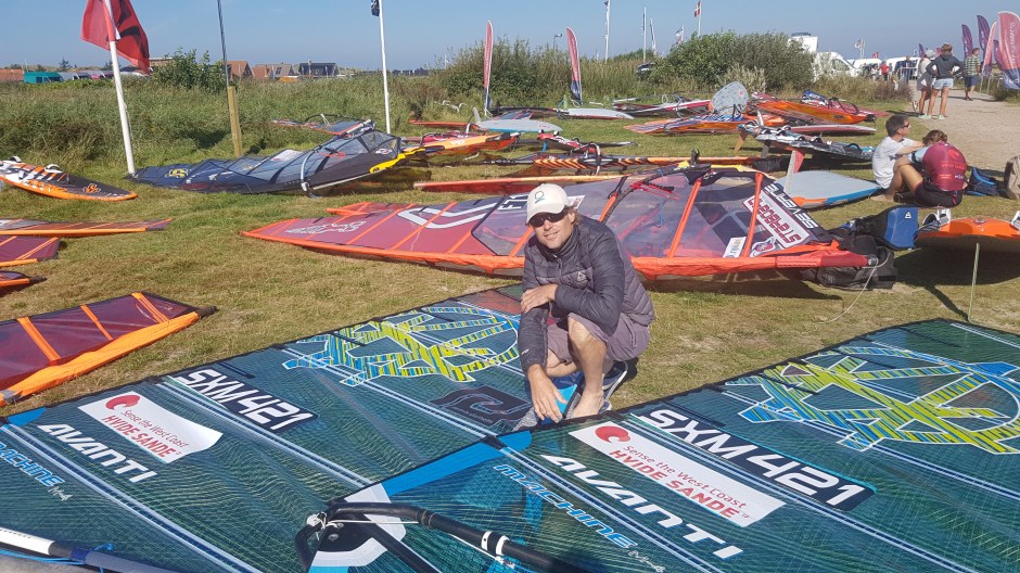 Dan Kaseler comparing notes