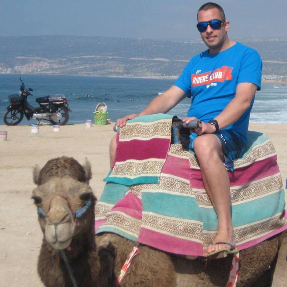 Joey Thwaites camel friend