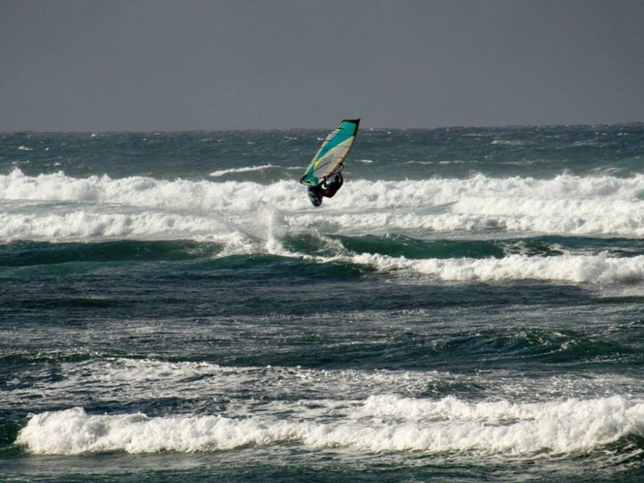 Joe Thwaites windsurfing