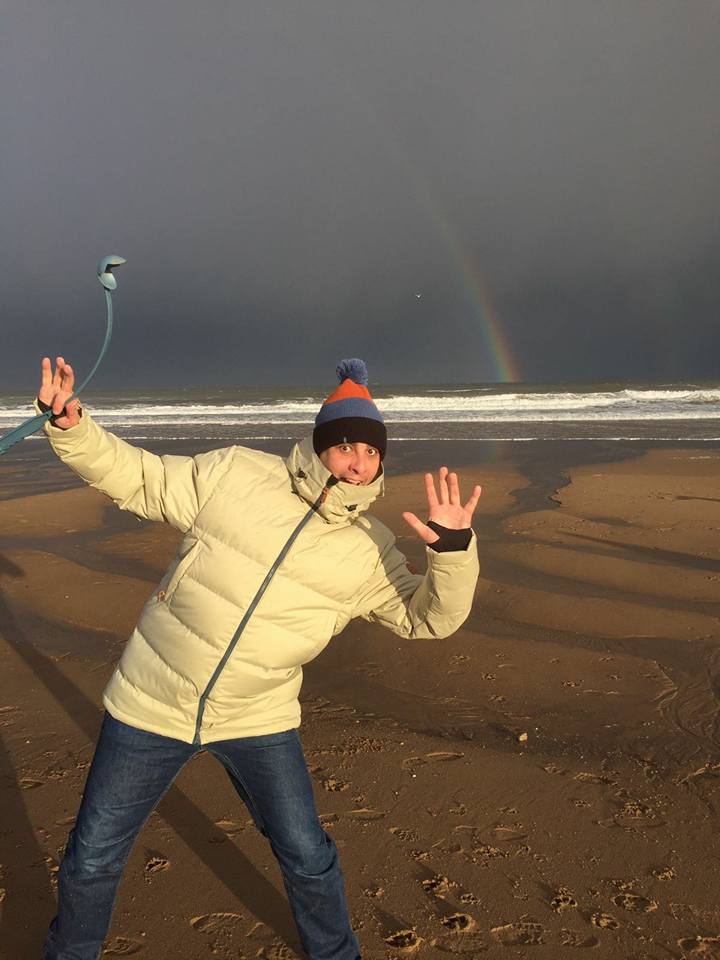 Joe Thwaites beach monkeying