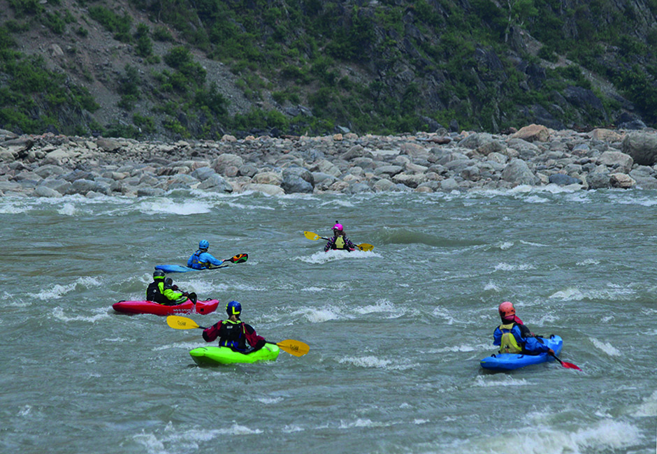 Sun Kosi-Daz leading Kayakers