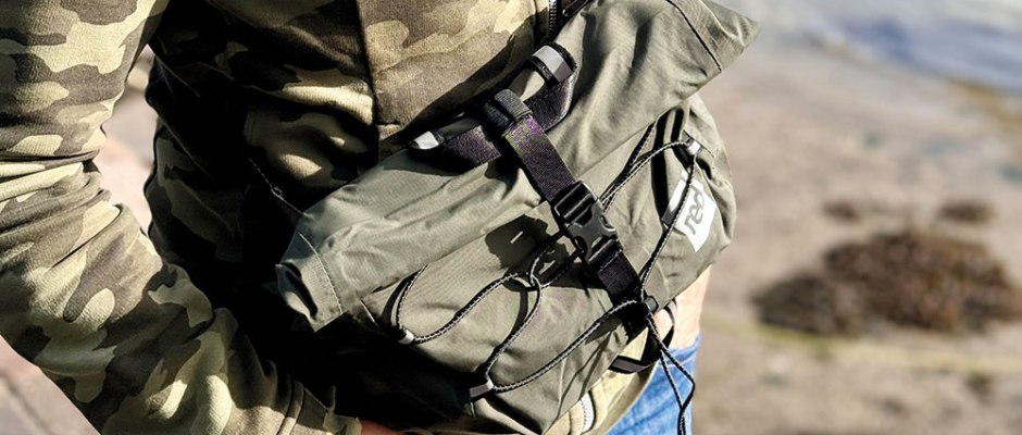 Red Equipment Lightweight Waterproof Crossbody Bag 7L